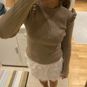 Tröja - Skittsnygg beige tröja från Missay, användt ca 2 ggr❤️