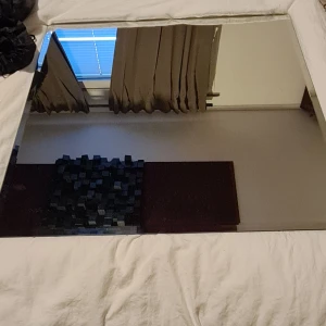 Spegel  - 60×60 spegel från ikea Möts helst upp