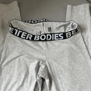 Better Bodies tights - Tights i bomull. Aldrig använda då de är för små för mig.Storlek M men skulle säga mer S.