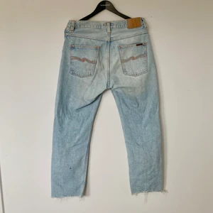 Nudie jeans - Som nya Storlek 30x32 Nypris: 1500kr Mitt pris: 300kr Kan fraktas