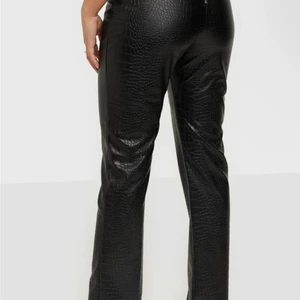 Skinnbyxor  - Skinnbyxor från Nelly trend 