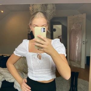 Linne topp - Topp i vitt linne tyg. Stl xs