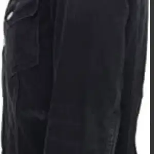 Helt ny Nudie jeans unisex Jacka   Mdell: Billy Färg/Tvätt: Black Lotus  Stl : M  Mått: Axel till axel: 44 Armlängd: 65 Längd backifrån från tröjan börjar till slut: 58 cm  Material: 100% Cotton