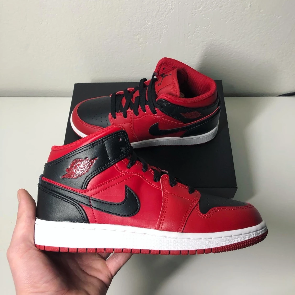 Jordan 1 Mid - Reverse Bred