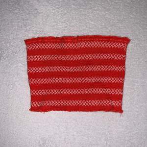 Röd och vit bandeau topp från Primark, väldigt bra skick, (frakt: 45kr) 