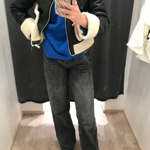 Zara full lenght jeans - Medelhöga jeans från zara🥰 köpare står för frakt!