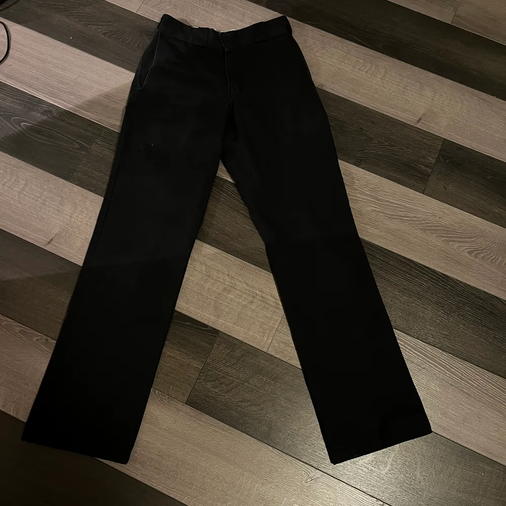 Svarta dickies 874 orginal fit i bra skick. Jeans & Byxor.