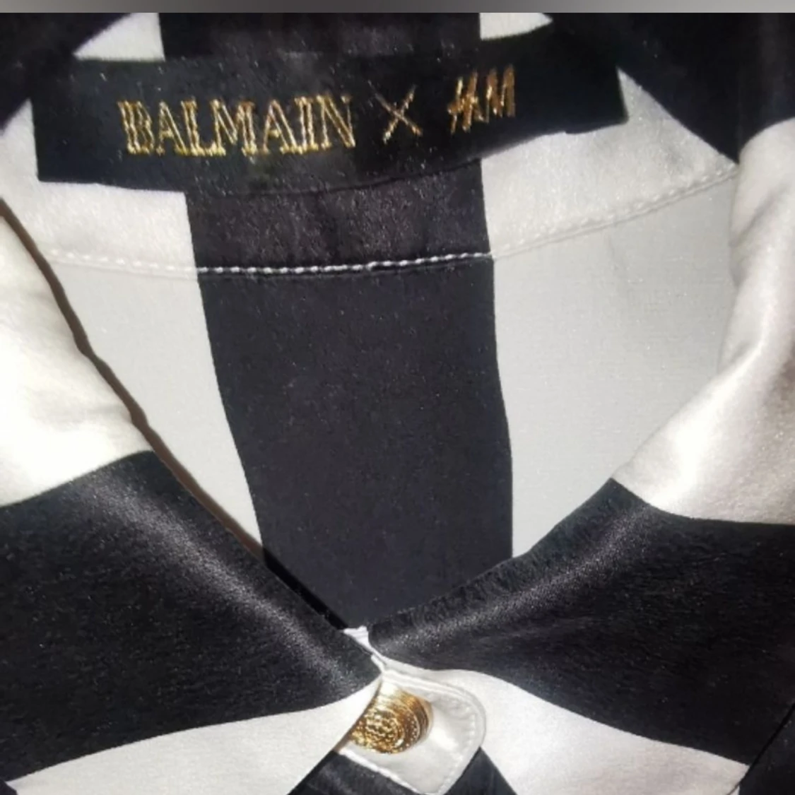 BALMAIN EXCLUSIVE BY H&M SIDENSKJORTA 36 - 90