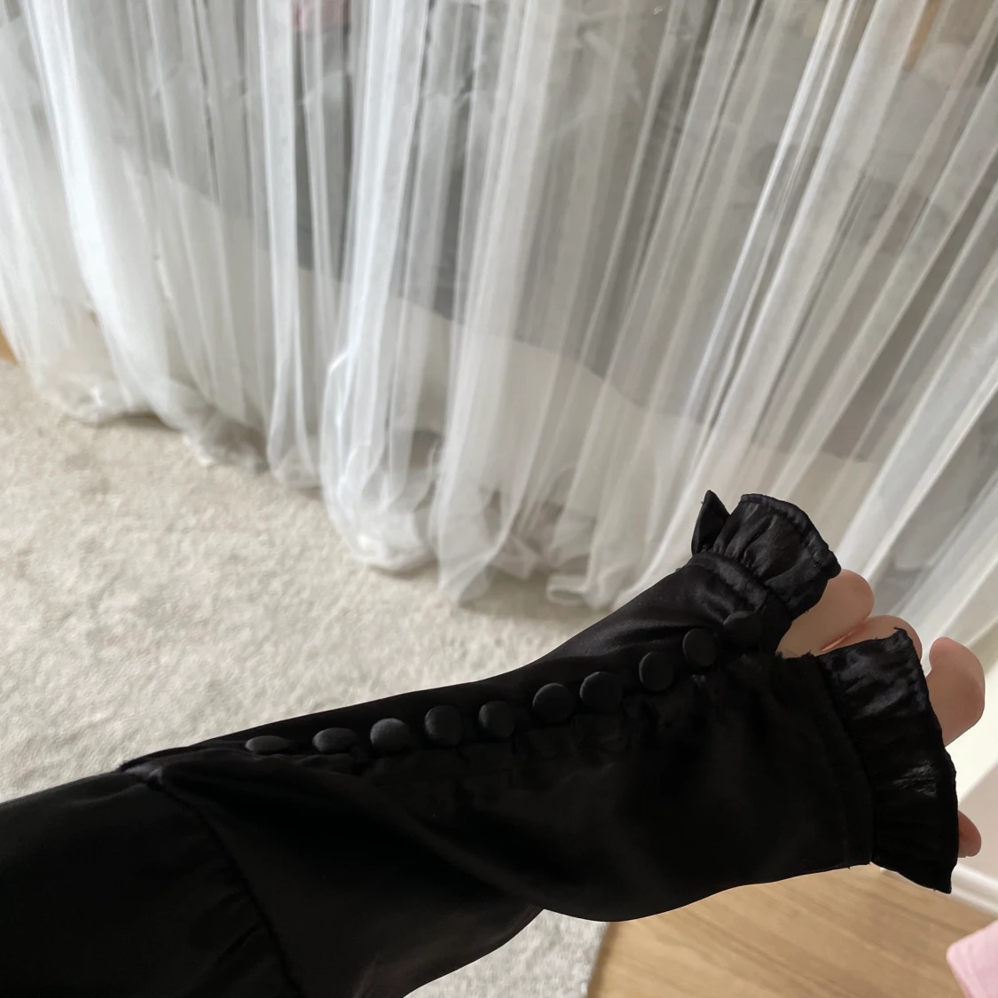 Svart satin blus  - 91