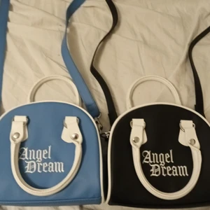 Väska - Köpt för 200kr! 100kr/st❤ aldrig använt, kom privat för flera bilder elr om du har några frågor! 