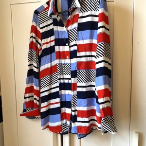Tommy Hilfiger shirt - New never worn, very comfortable material 
