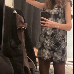 Klänning från zara  - Zara klänning, så fin och passar i alla tillfällen 