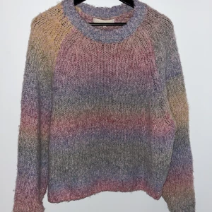 Stickad tröja från Vanessa Bruno  - Stickad tröja från Vanessa Bruno. Storlek M, normal i storlek.