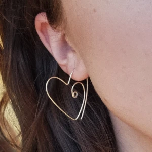 Hjärtörhängen 925 silver - Örhängen formade som hjärtan i äkta 925 sterling silver. Skriv om du har frågor💕