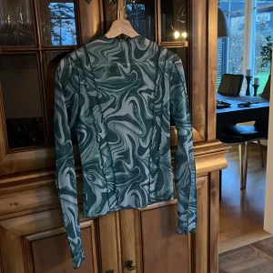 Topp ifrån Gina  - Fin topp ifrån Gina! I fint skick! St S