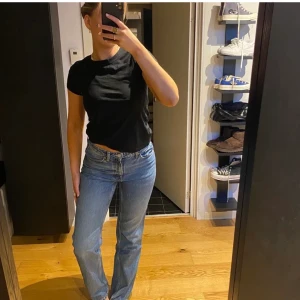 Weekday jeans - Weekday jeans i modellen Voyage, 27/32! Jättefint skick💙