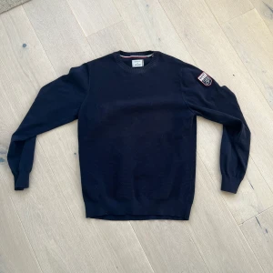 Gant X LeMans  - Gant crewneck / sweatshirt från LeMans- kollektionen (stickad). Fint skick, 8.5/10. Inköpt för 1690kr 