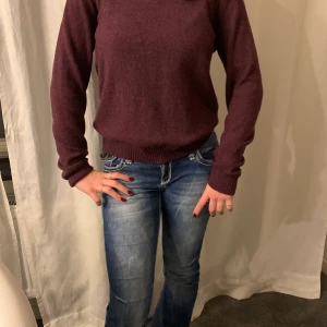 vila stickad  - Jätte snygg tröja köp på salt nyskick 