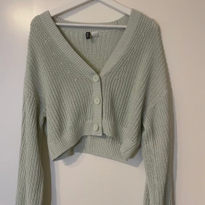 H&M - Fin kofta från H&M, knappt använd. 50kr+frakt
