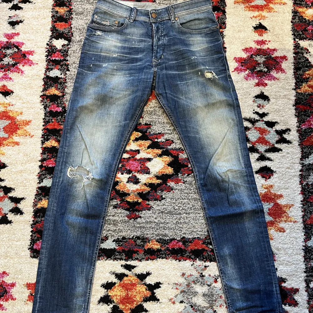 Ett par diesel jeans köpte för 1600 säljes för att de inte passar längre. Jeans & Byxor.
