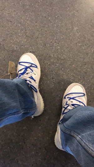 Off White dunks LOT 32 - Off White dunks LOT 32  Storlek 42 us 8.5 Skick 8/10, starloss Kvitto finns