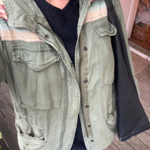 Cool jacka  - Säljer denna riktigt coola jackan! Nyskick 