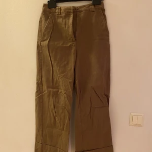 Byxor - Byxor från HM i jeansmaterial 🧜‍♀️