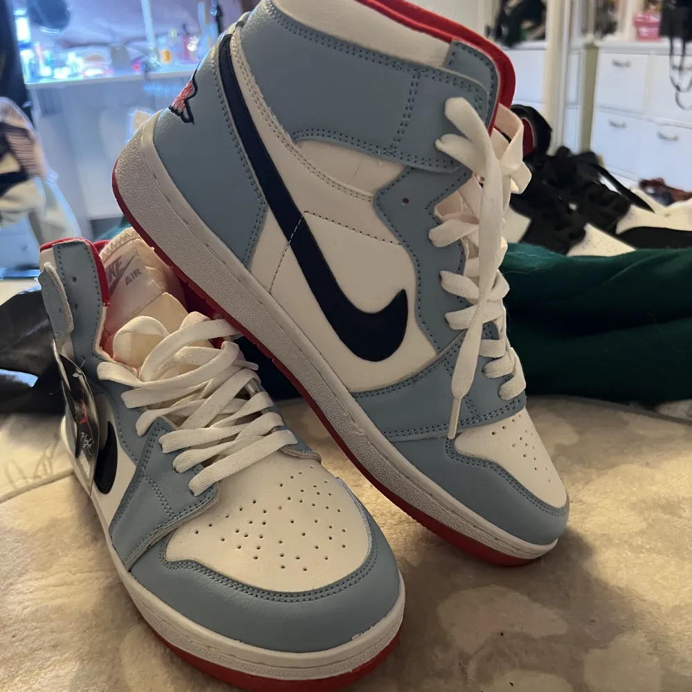 Jordan 1 Reps i nyskick. Skor.