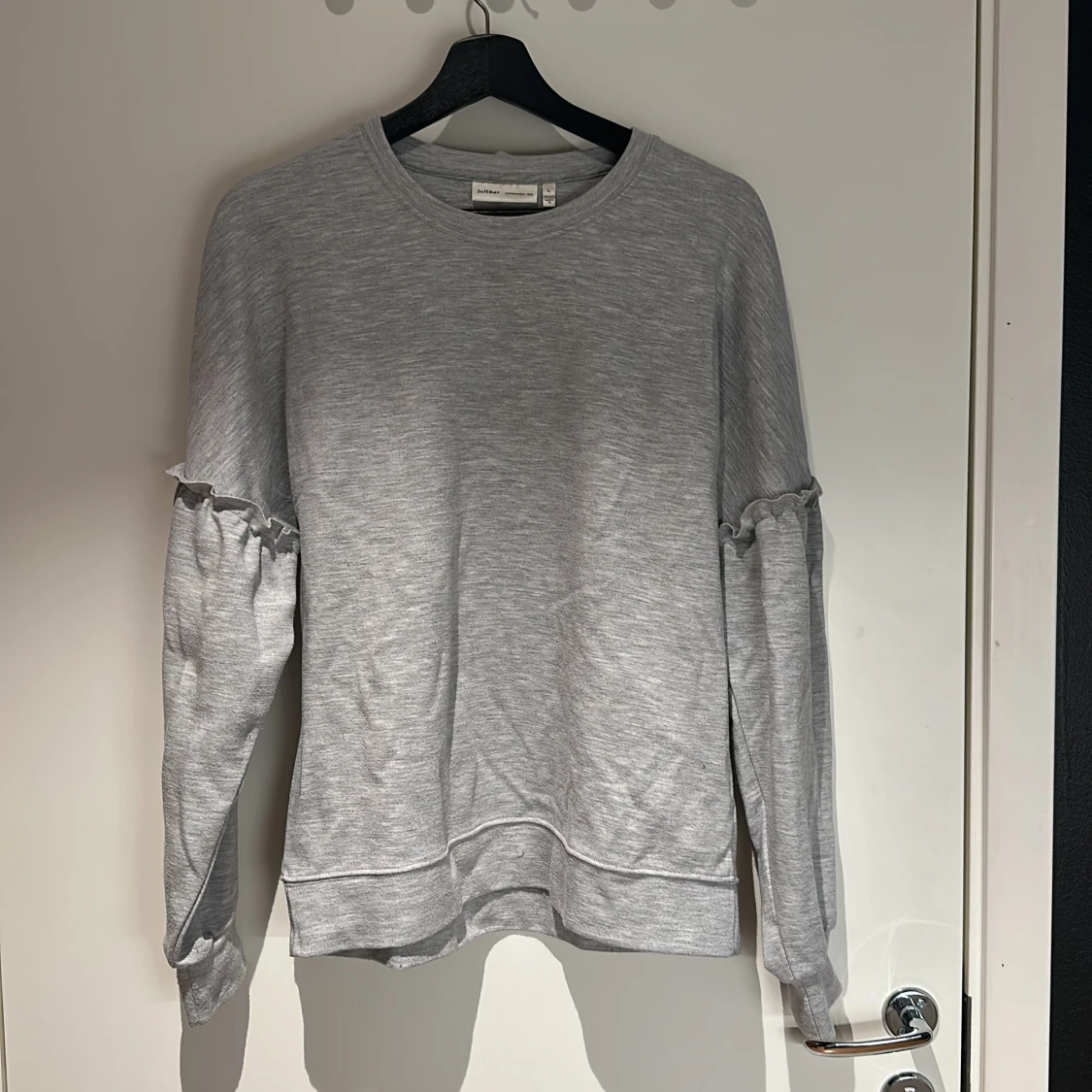 Grå sweatshirt