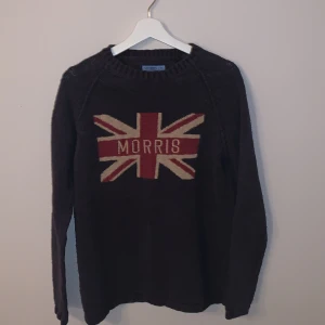 Mörkblå Morris Tröja  - Mörkblå Morris tröja  Använd Max 3 gånger är i nyskick 9/10 