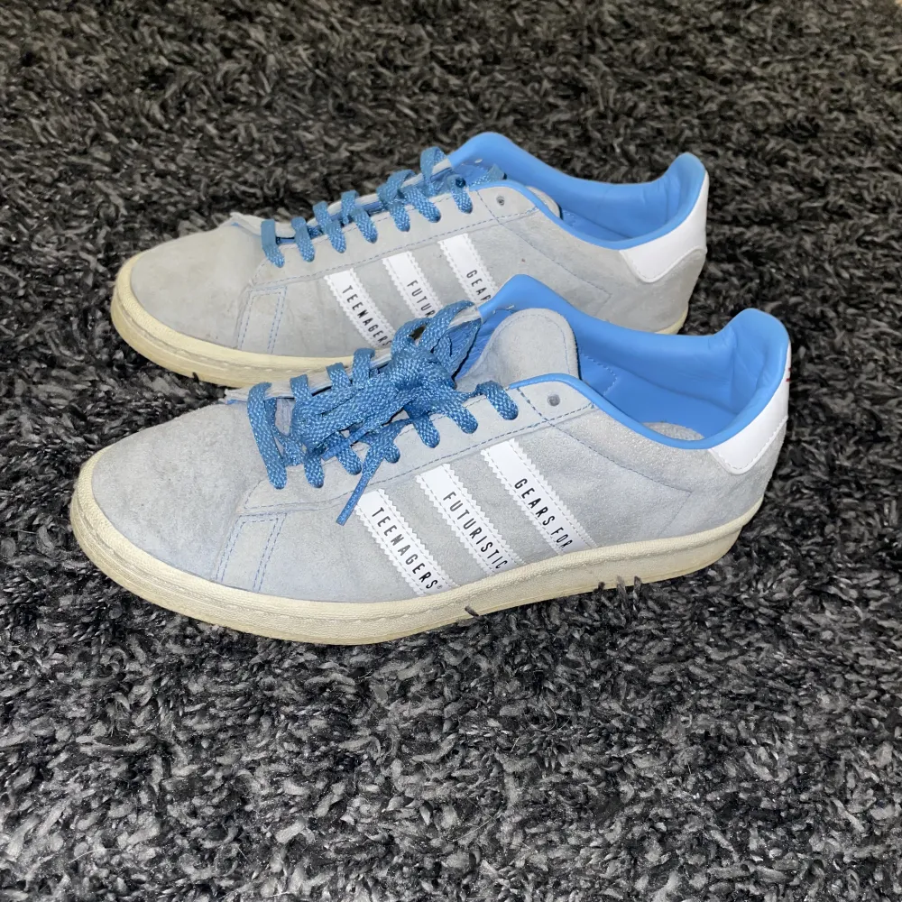 Adidas x Humanmade stan smith campus skor limited edition. Bra skick använt ett par gånger. Storlek 40,5/41. Kan mötas upp i stockholm, pris kan diskuteras. . Skor.