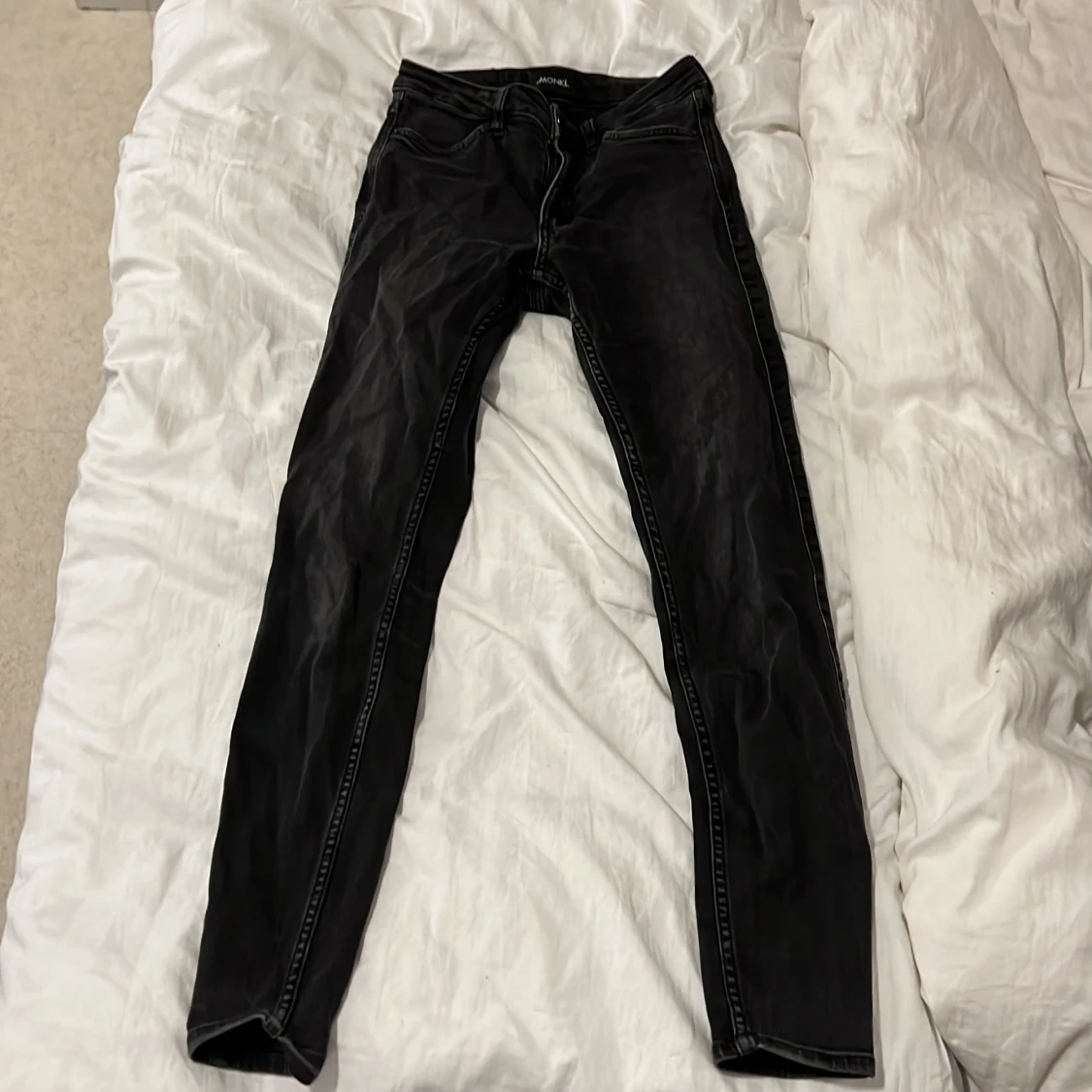 monki slim jeans  - 90