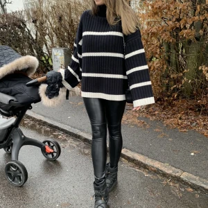 Randig ulltröja - Storlek M. 