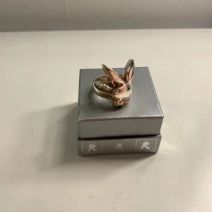 Playboy ring - Här är en cool Playboy ring! Aldrig använd🫶🏽
