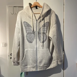 Luvtröja  - Pris kan diskuteras, skriv om du vill ha mer bilder!