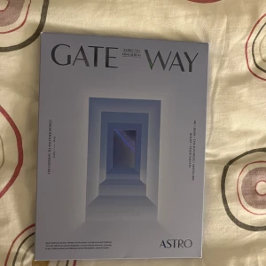 Astro - Gate way album från Astro, 2 photocards tillkommer. Skriv privat för fler bilder och mer information.💗