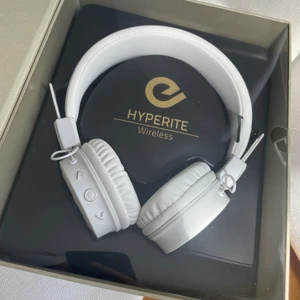 Nya hörlurar  - Helt nya, aldrig använda, vita hörlurar 