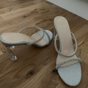 Klackskor - Helt oanvända, superfina klackskor💕 i priset ingår frakt🤩