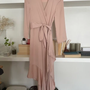 Rosa sidenklänning - Rosa klänning