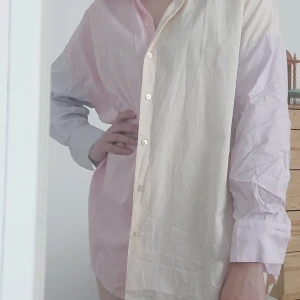 Block color skjorta  - Riktig fin oversize skjorta, med block color i pastellfärger. Kommer tyvärr inte till användning.