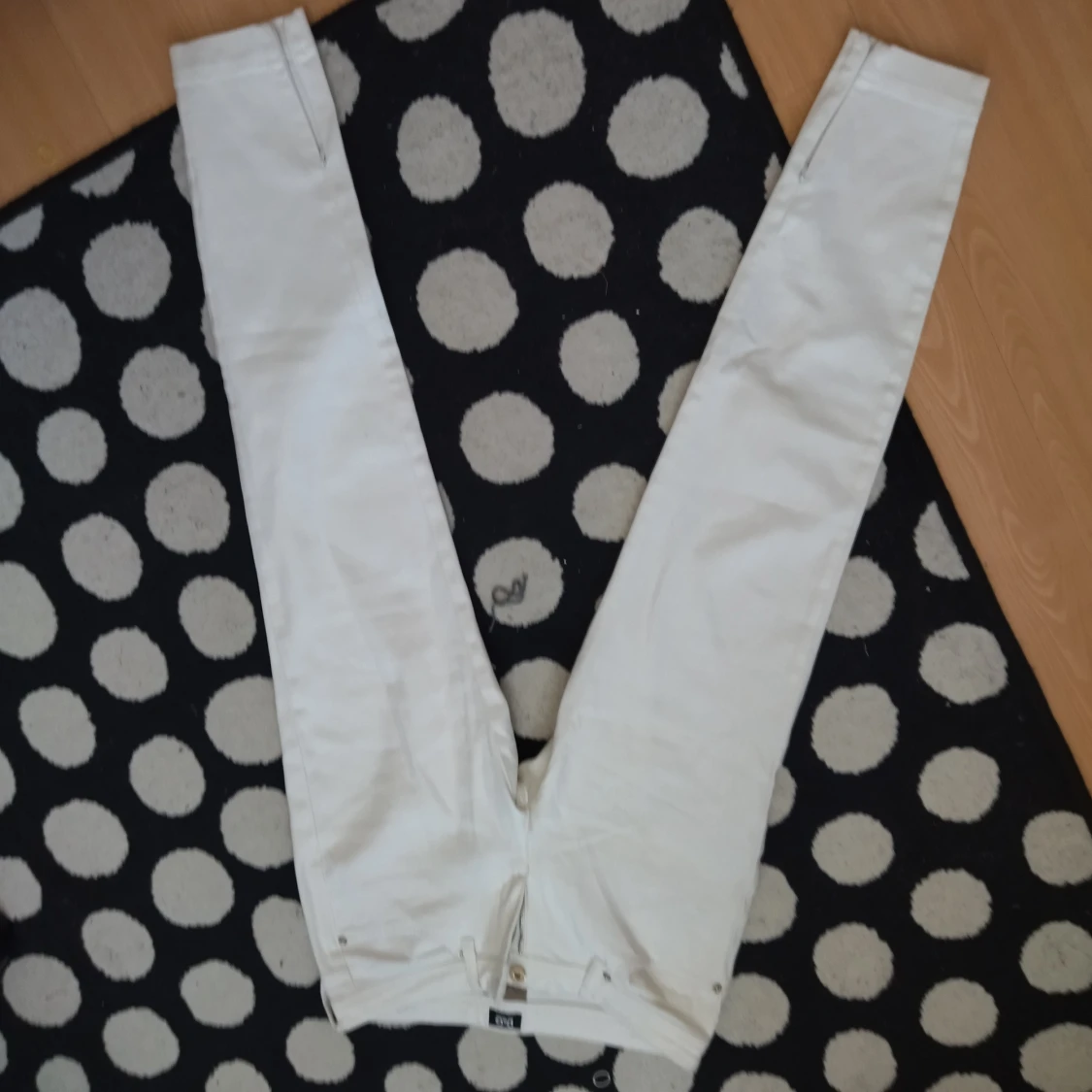 D&G byxor stl 26 i nyskick 