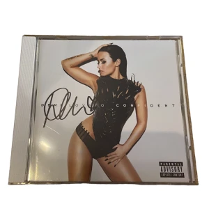 Demi Lovato | Signerad CD - Signerad utav Demi själv när hon hade spelning i Sverige för några år sedan. Bra skick, har aldrig spelat CDn. Kom med bud!