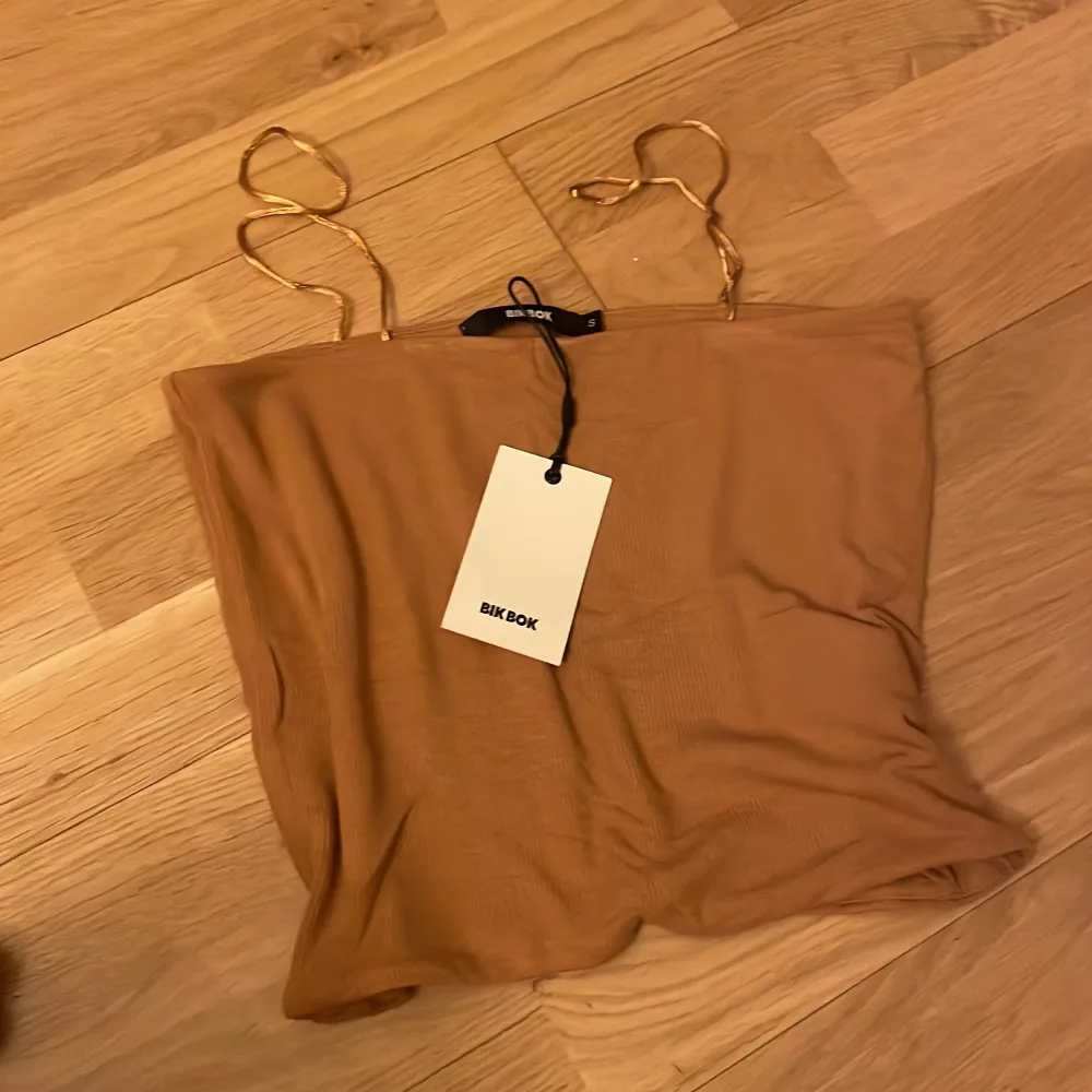 Linne från bikbok storlek s Beige/brun. Toppar.