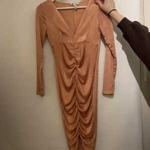 Klänning  - Fin klänning i rosa/rosé färg
