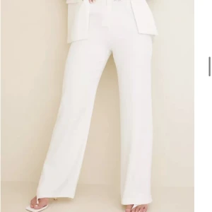 Kostymbyxor - Aldrig använd, kan skickas men kan även mötas upp! Skriv för fler bilder!