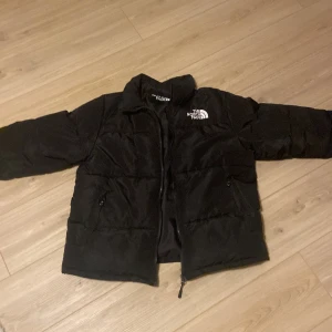 The north face - En fin jacka, färgen svart, knappt använd!🫶🏻