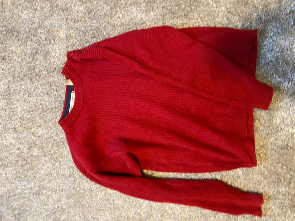 Röd tjocktröja