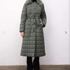 Meotine - Meotine jacka, helt ny aldrig använd  storlek L/XL. Nypris 4300kr