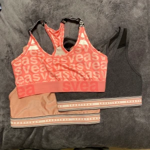 Sporttoppar - Tre stycken ovadderade sporttoppar. En från svea och dom andra två är från HM sport. Använda ett fåtal gånger, nyskick!