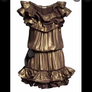 Lanvin x Hm klänning - Klänning från Lanvin x hm kollektionen. Storlek 38 men passar en 36 också. Skriv privat för bilder på! Säljer direkt för 400kr och frakt på 66kr tillkommer. 